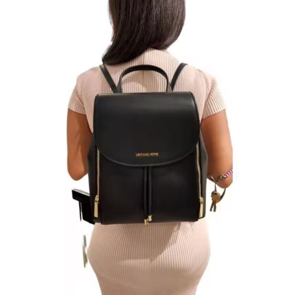 Michael Kors Backpack Bag Phoebe Medium Flap Drawstring Backpack Black 
NWT - Picture 4 of 16